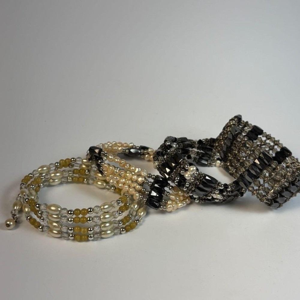 Hematite and ferromagnetic beads on extra long strands - Picture 4 of 7